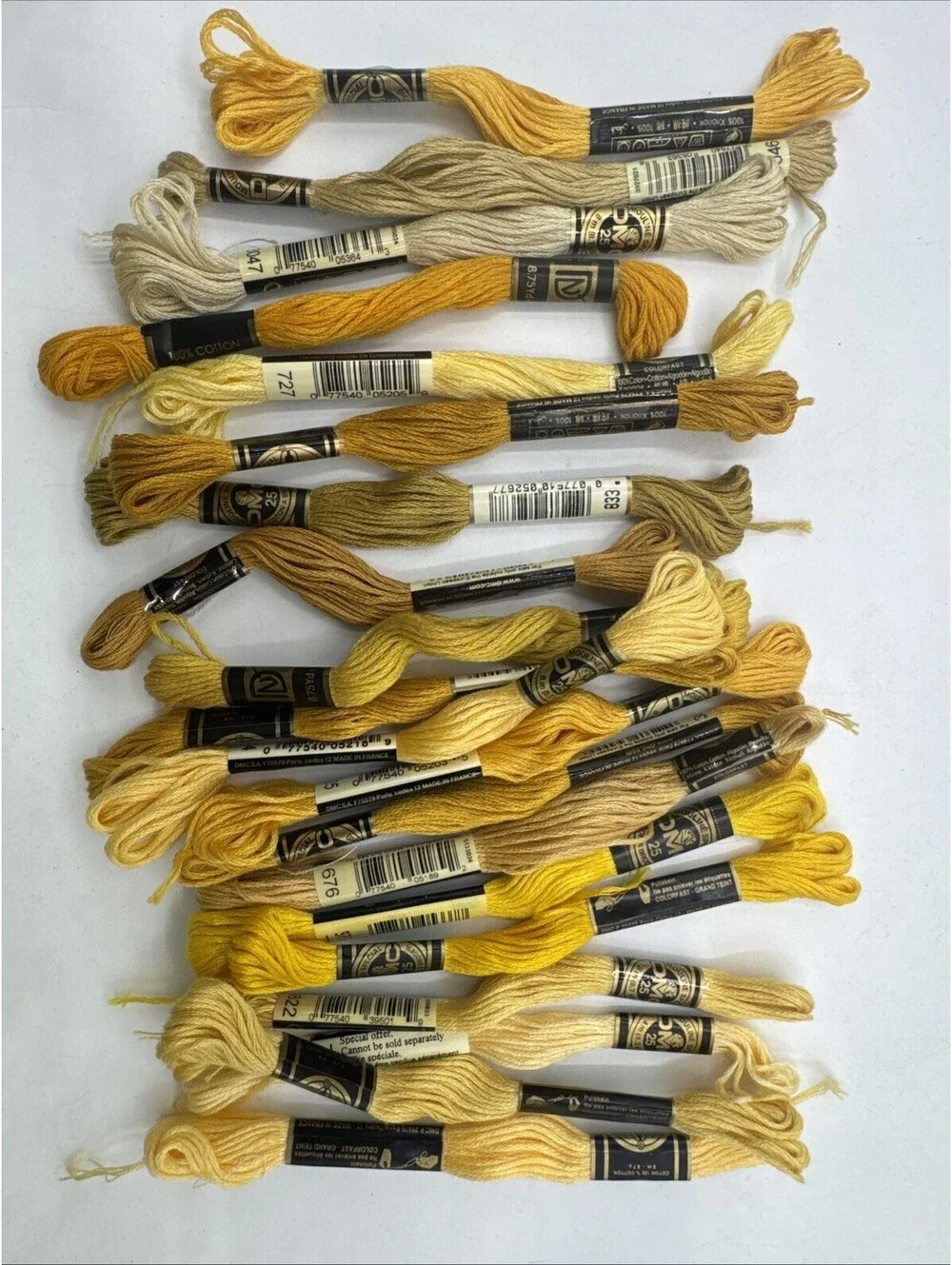 Huge Lot Over 600+ DMC EMBROIDERY FLOSS Skeins Assorted Colors, Case, Cards